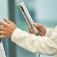 baton 零引力吹風機